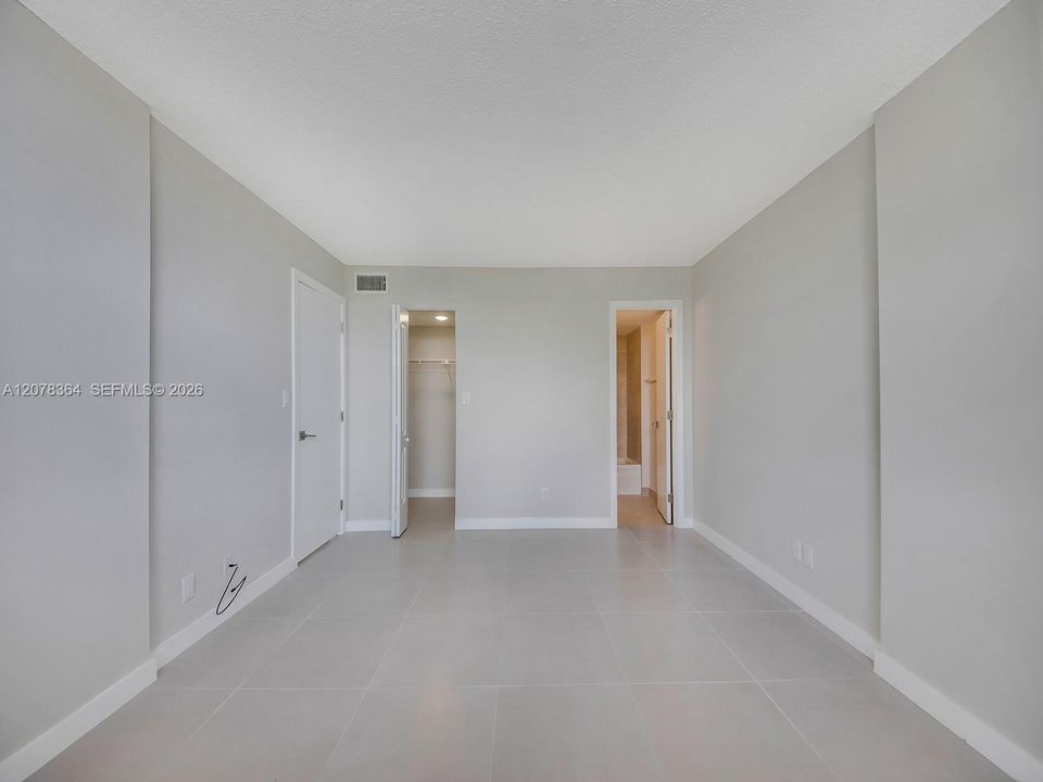 For Rent: $1,995 (2 beds, 2 baths, 975 Square Feet)