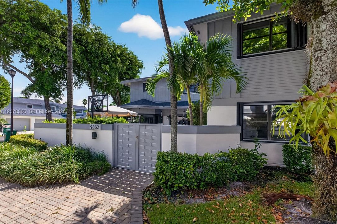 For Sale: $609,900 (2 beds, 2 baths, 1715 Square Feet)
