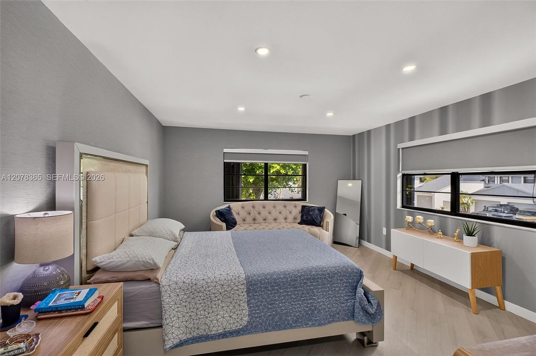 For Sale: $609,900 (2 beds, 2 baths, 1715 Square Feet)