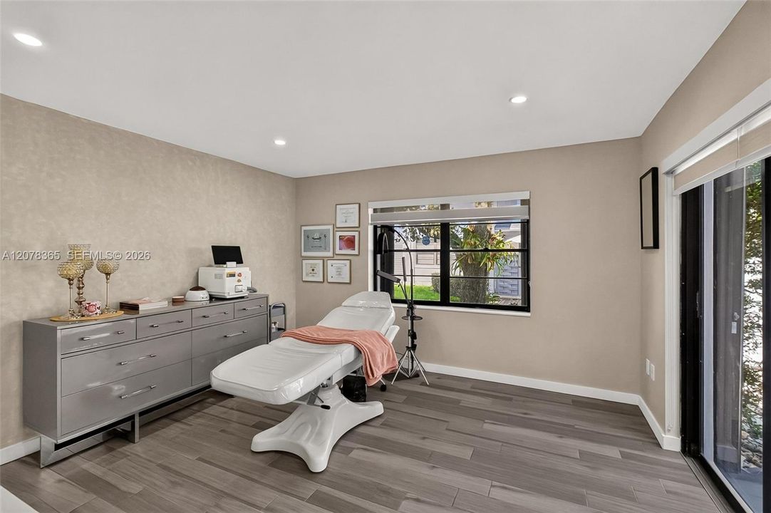 For Sale: $609,900 (2 beds, 2 baths, 1715 Square Feet)