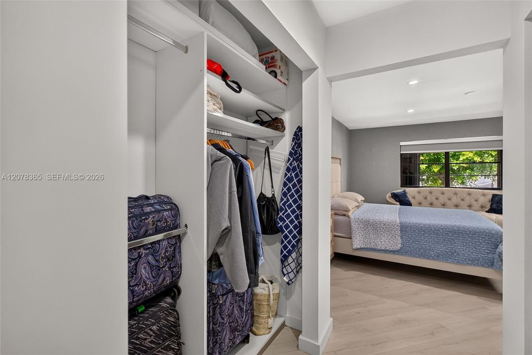 For Sale: $609,900 (2 beds, 2 baths, 1715 Square Feet)