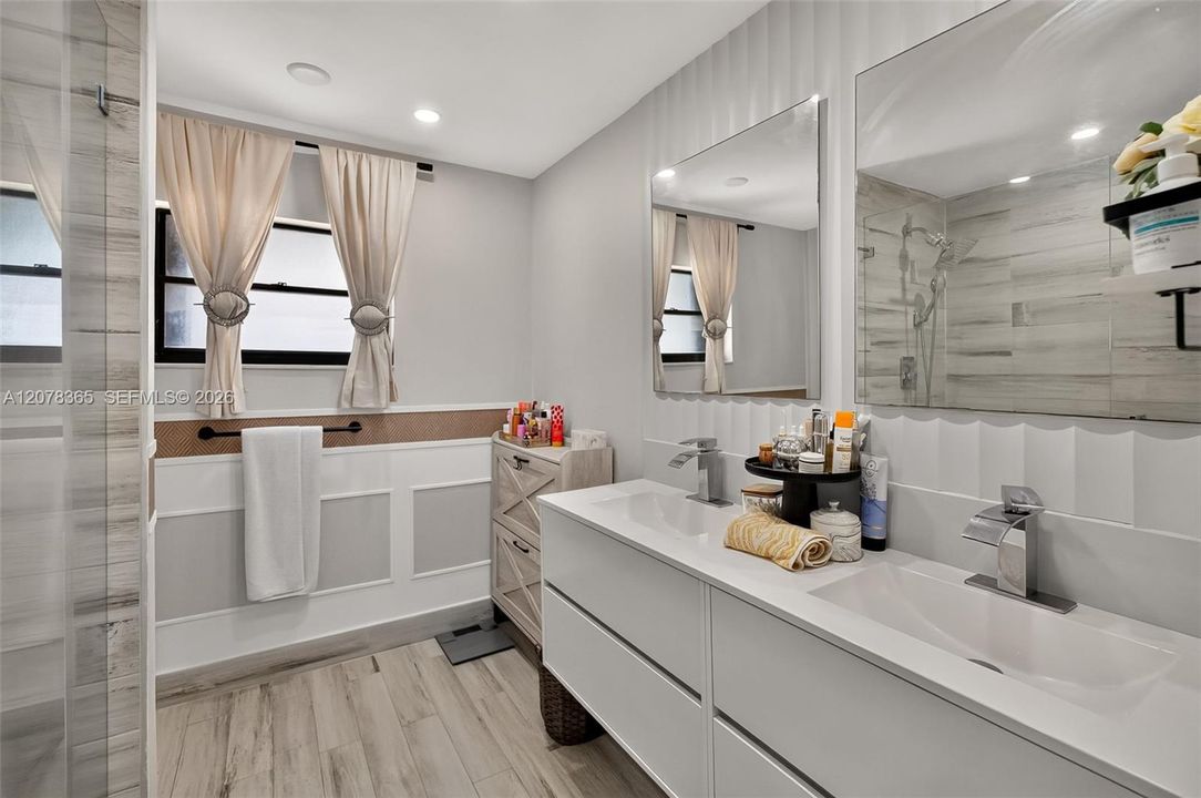 For Sale: $609,900 (2 beds, 2 baths, 1715 Square Feet)