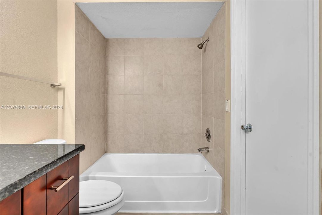 For Rent: $2,295 (2 beds, 2 baths, 1027 Square Feet)