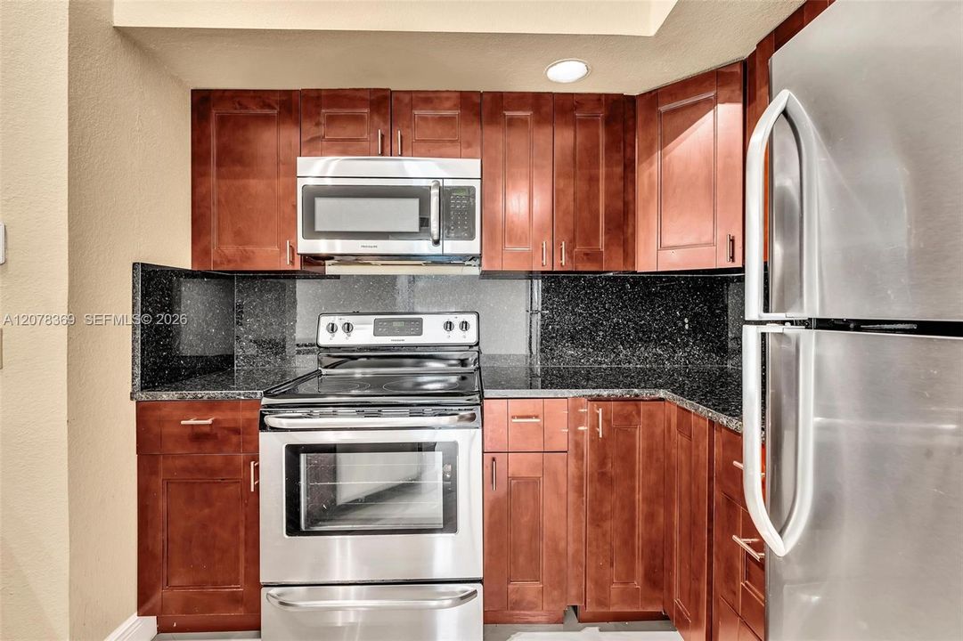 For Rent: $2,295 (2 beds, 2 baths, 1027 Square Feet)