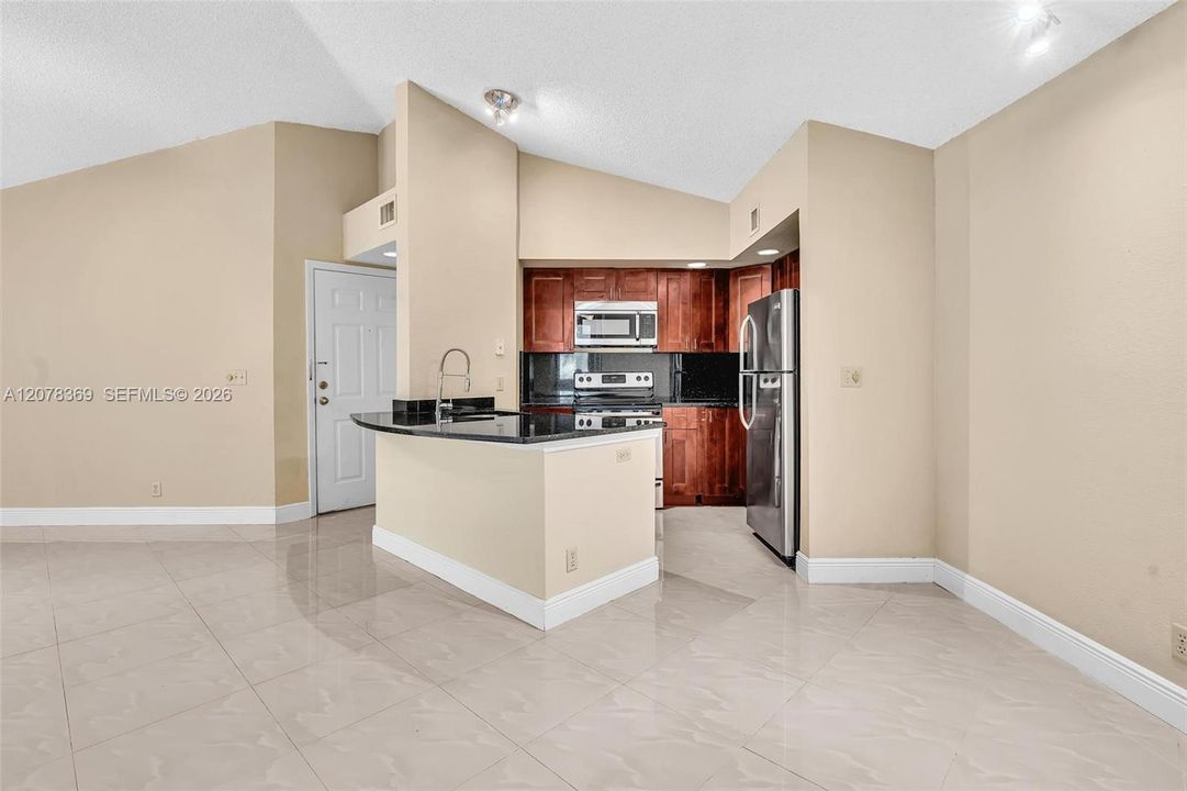 For Rent: $2,295 (2 beds, 2 baths, 1027 Square Feet)
