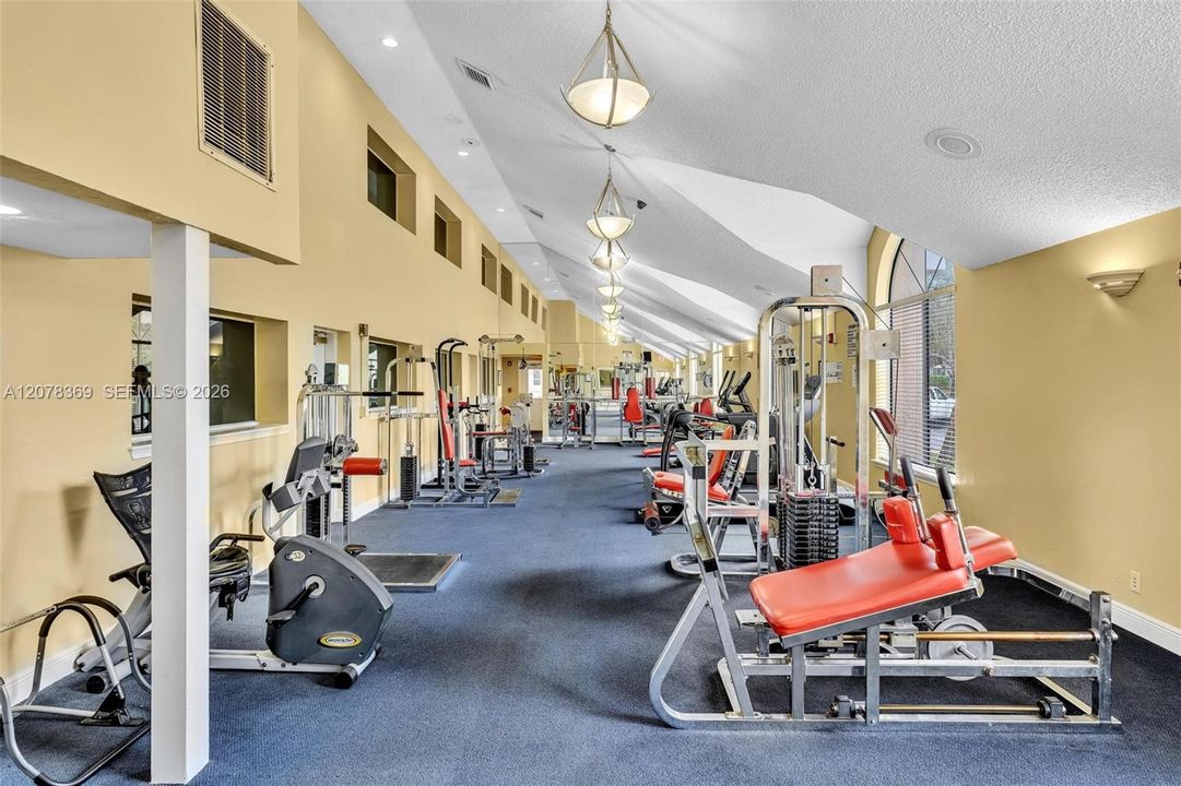 For Rent: $2,295 (2 beds, 2 baths, 1027 Square Feet)