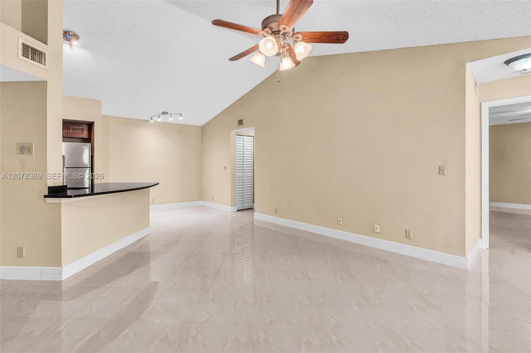 For Rent: $2,295 (2 beds, 2 baths, 1027 Square Feet)