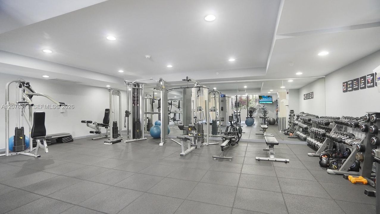 For Rent: $3,100 (1 beds, 1 baths, 815 Square Feet)