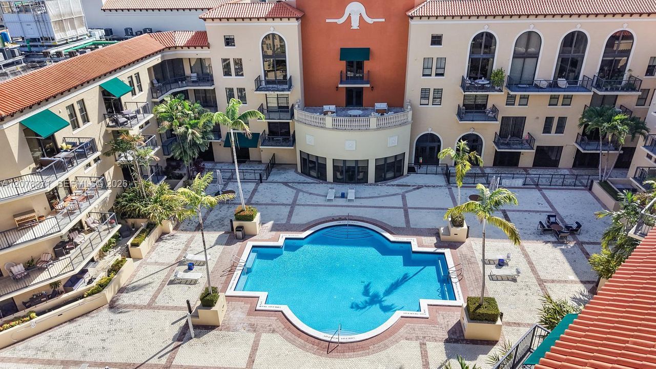 For Rent: $3,100 (1 beds, 1 baths, 815 Square Feet)