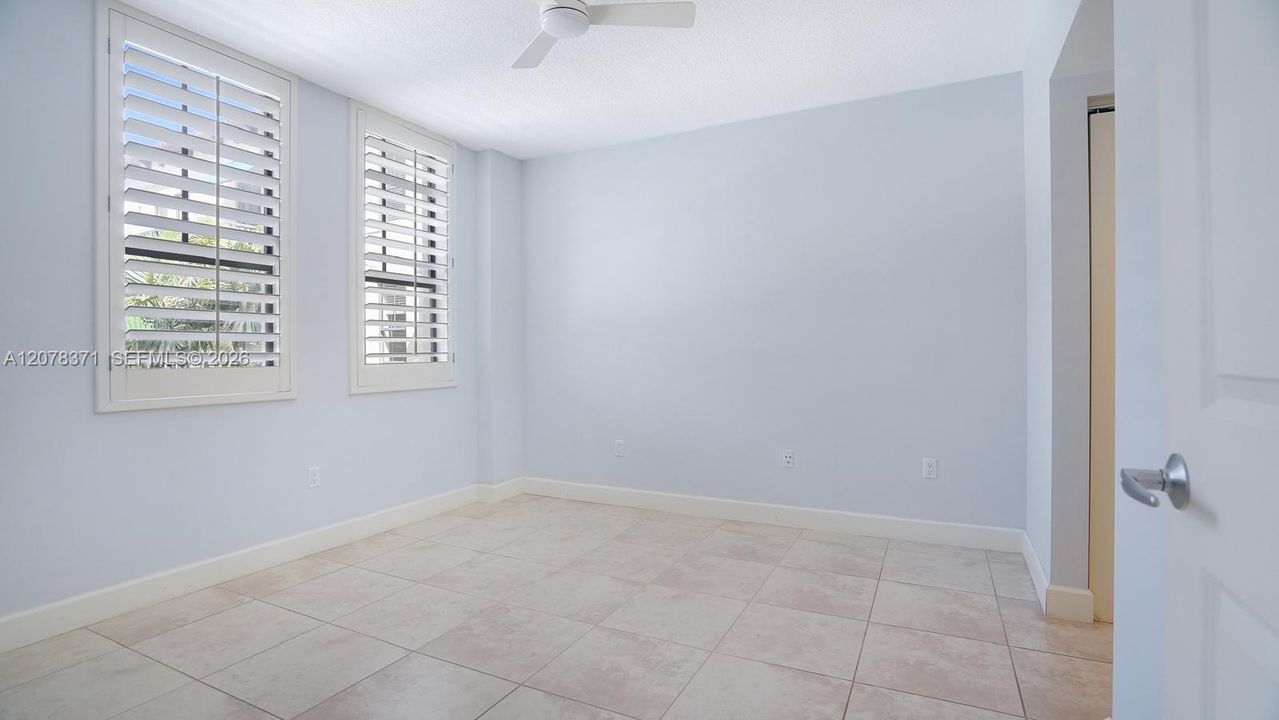 For Rent: $3,100 (1 beds, 1 baths, 815 Square Feet)