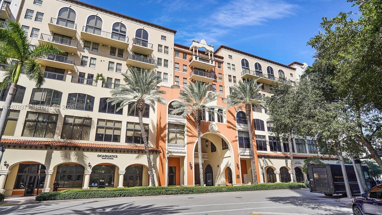For Rent: $3,100 (1 beds, 1 baths, 815 Square Feet)
