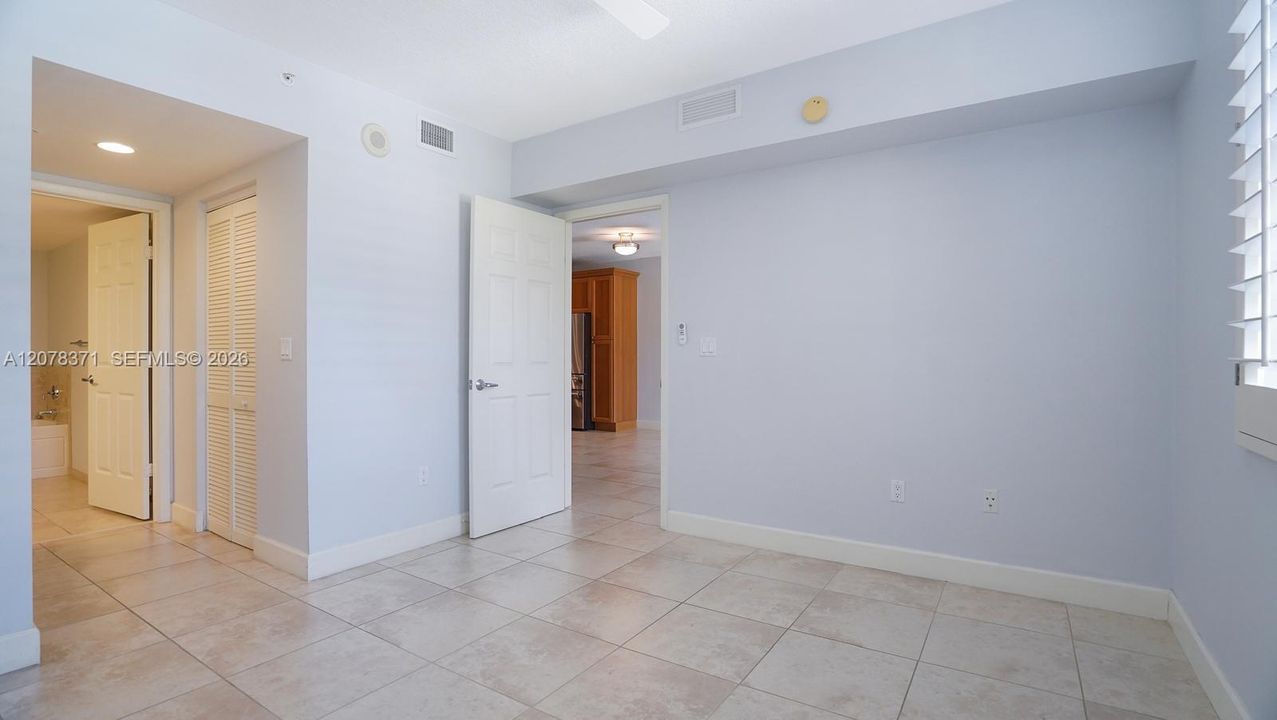 For Rent: $3,100 (1 beds, 1 baths, 815 Square Feet)