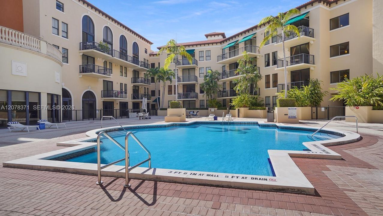 For Rent: $3,100 (1 beds, 1 baths, 815 Square Feet)
