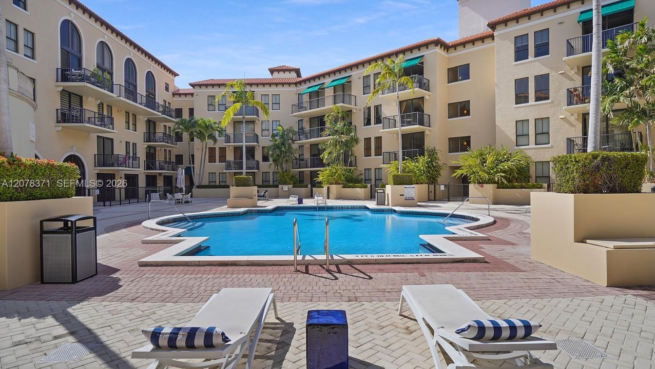 For Rent: $3,100 (1 beds, 1 baths, 815 Square Feet)