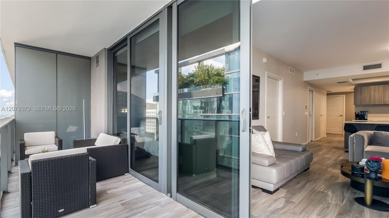 For Rent: $5,700 (1 beds, 2 baths, 866 Square Feet)