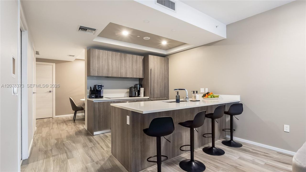 For Rent: $5,700 (1 beds, 2 baths, 866 Square Feet)