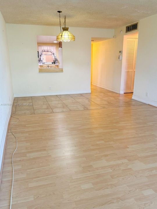 En Venta: $134,900 (2 camas, 2 baños, 1105 Pies cuadrados)