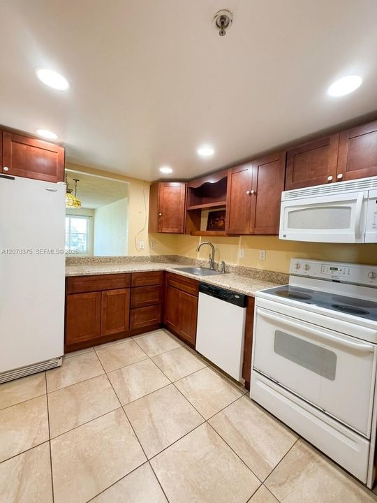 En Venta: $134,900 (2 camas, 2 baños, 1105 Pies cuadrados)