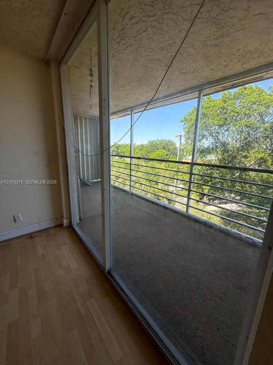 En Venta: $134,900 (2 camas, 2 baños, 1105 Pies cuadrados)