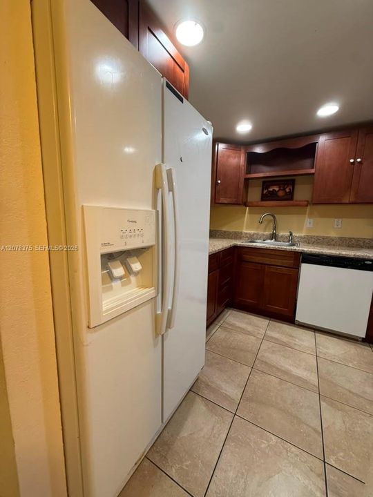 En Venta: $134,900 (2 camas, 2 baños, 1105 Pies cuadrados)