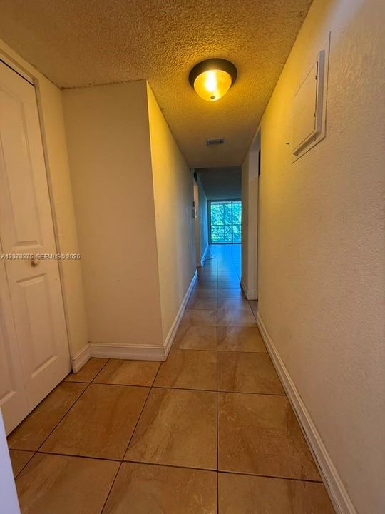 En Venta: $134,900 (2 camas, 2 baños, 1105 Pies cuadrados)