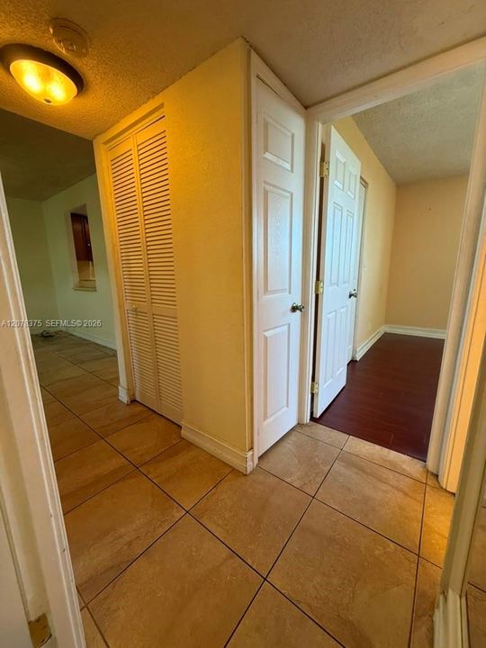 En Venta: $134,900 (2 camas, 2 baños, 1105 Pies cuadrados)