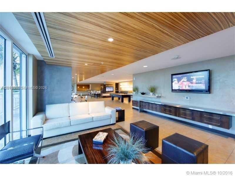 На продажу: $595,000 (2 спален, 2 ванн, 1148 Квадратных фут)