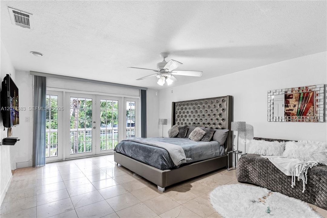 Recently Rented: $4,200 (4 beds, 3 baths, 2408 Square Feet)