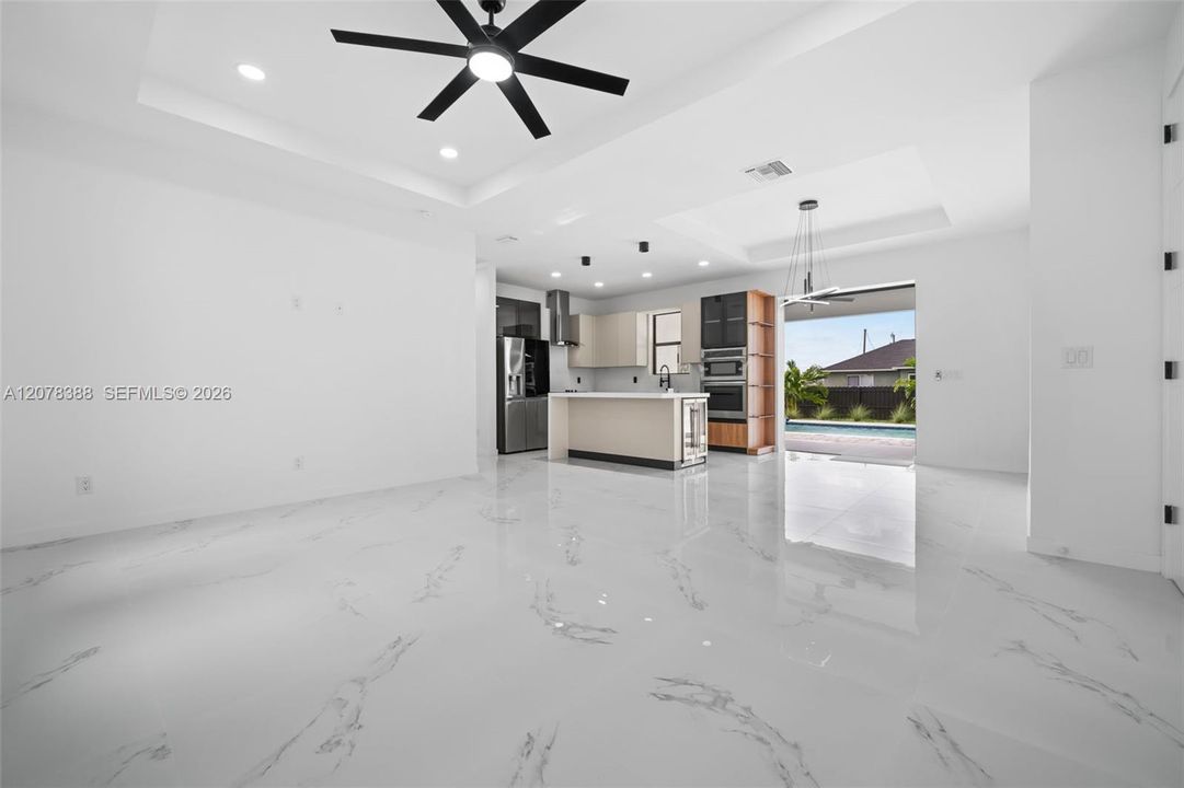 For Sale: $449,900 (3 beds, 2 baths, 1410 Square Feet)