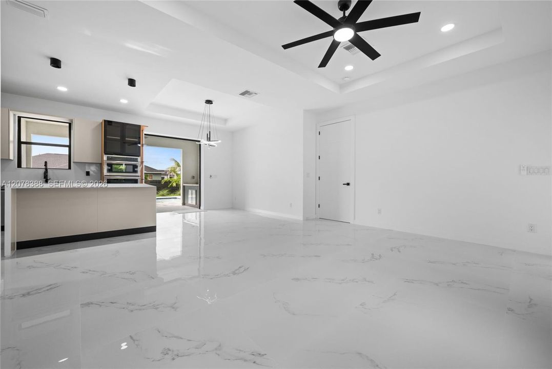 For Sale: $449,900 (3 beds, 2 baths, 1410 Square Feet)