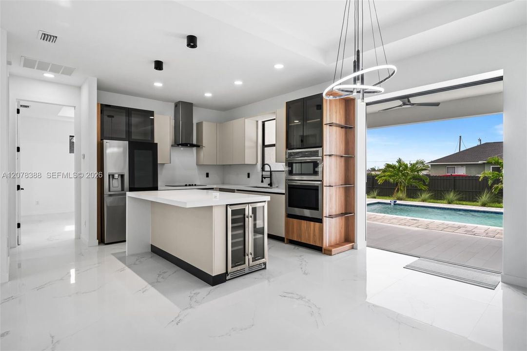 For Sale: $449,900 (3 beds, 2 baths, 1410 Square Feet)