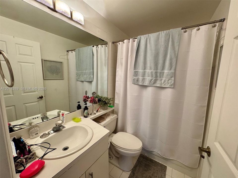 En Venta: $369,000 (2 camas, 2 baños, 1130 Pies cuadrados)