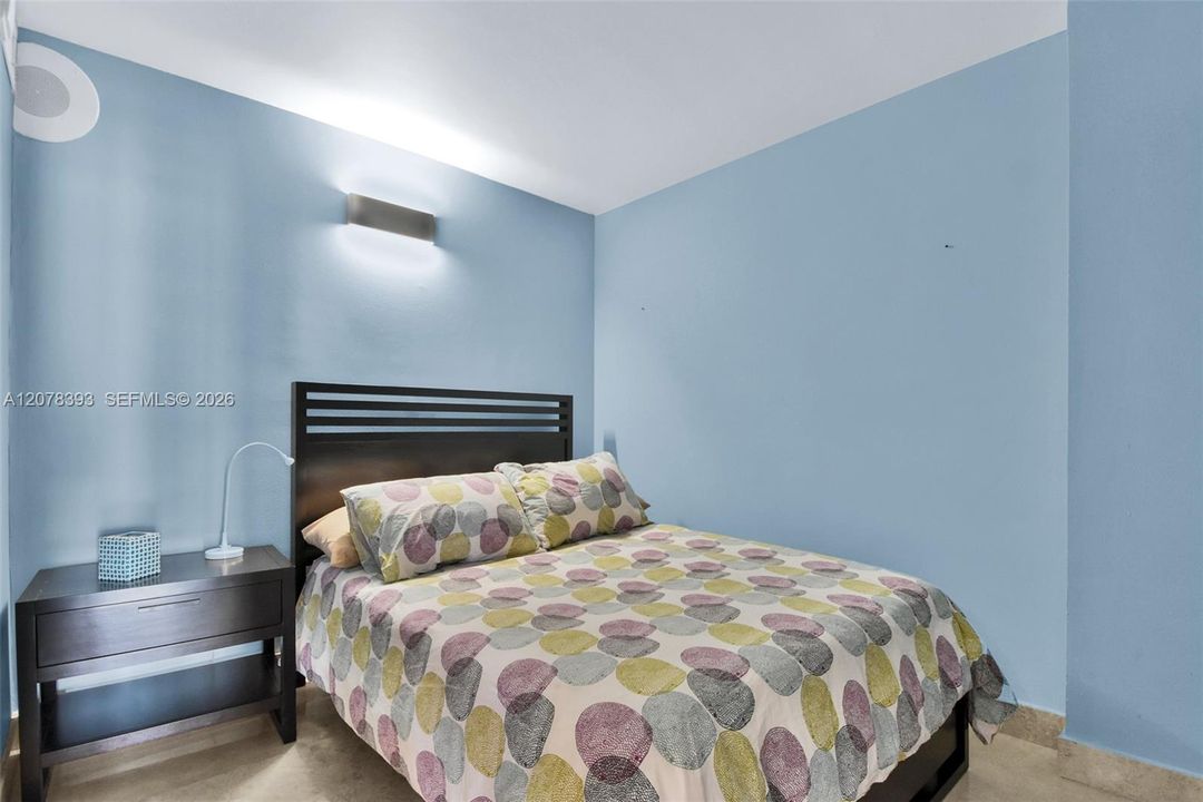 For Rent: $4,500 (2 beds, 2 baths, 1121 Square Feet)