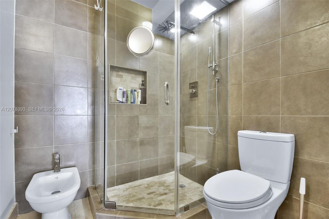 For Rent: $4,500 (2 beds, 2 baths, 1121 Square Feet)