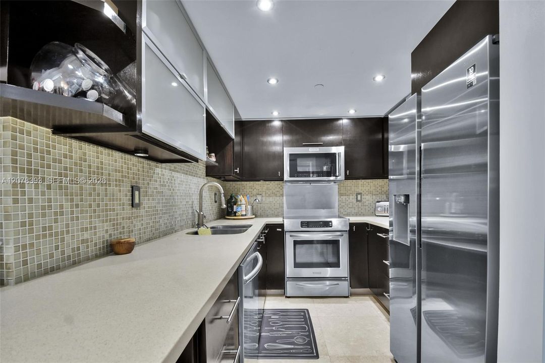 For Rent: $4,500 (2 beds, 2 baths, 1121 Square Feet)