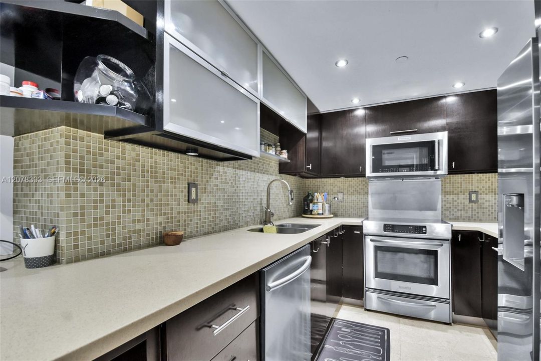 For Rent: $4,500 (2 beds, 2 baths, 1121 Square Feet)