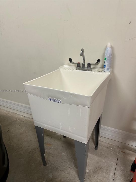 Wash basin