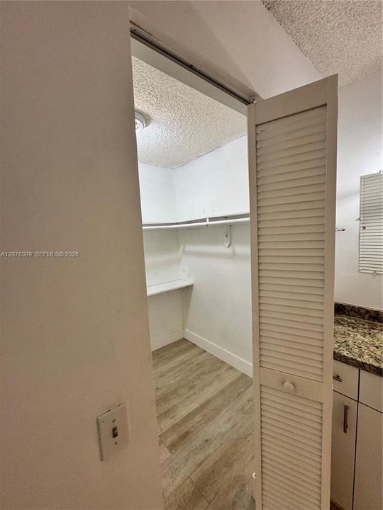 For Sale: $150,000 (1 beds, 1 baths, 779 Square Feet)