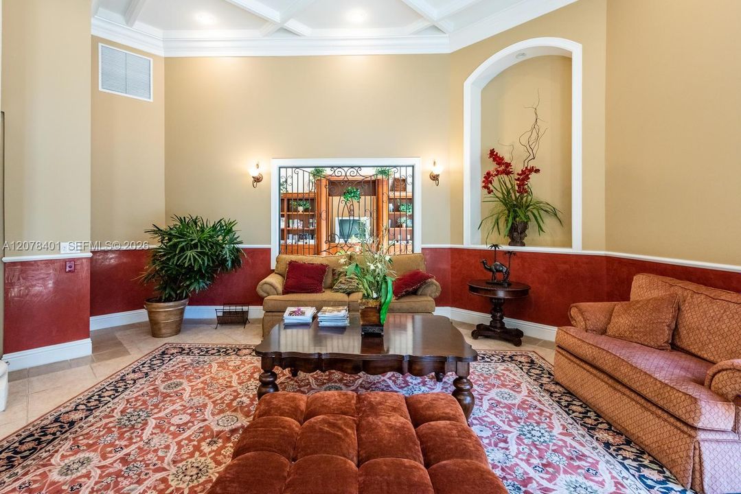 For Sale: $459,900 (2 beds, 2 baths, 1024 Square Feet)