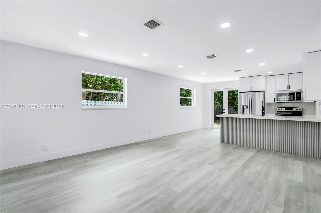 En Venta: $459,999 (3 camas, 2 baños, 1120 Pies cuadrados)