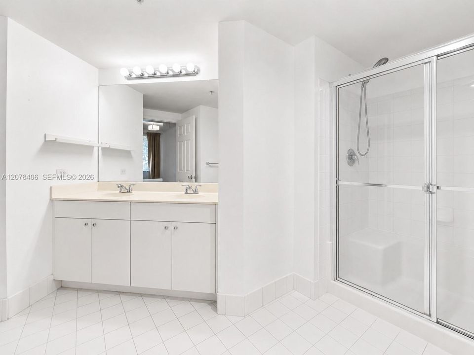 For Rent: $2,850 (2 beds, 2 baths, 1024 Square Feet)