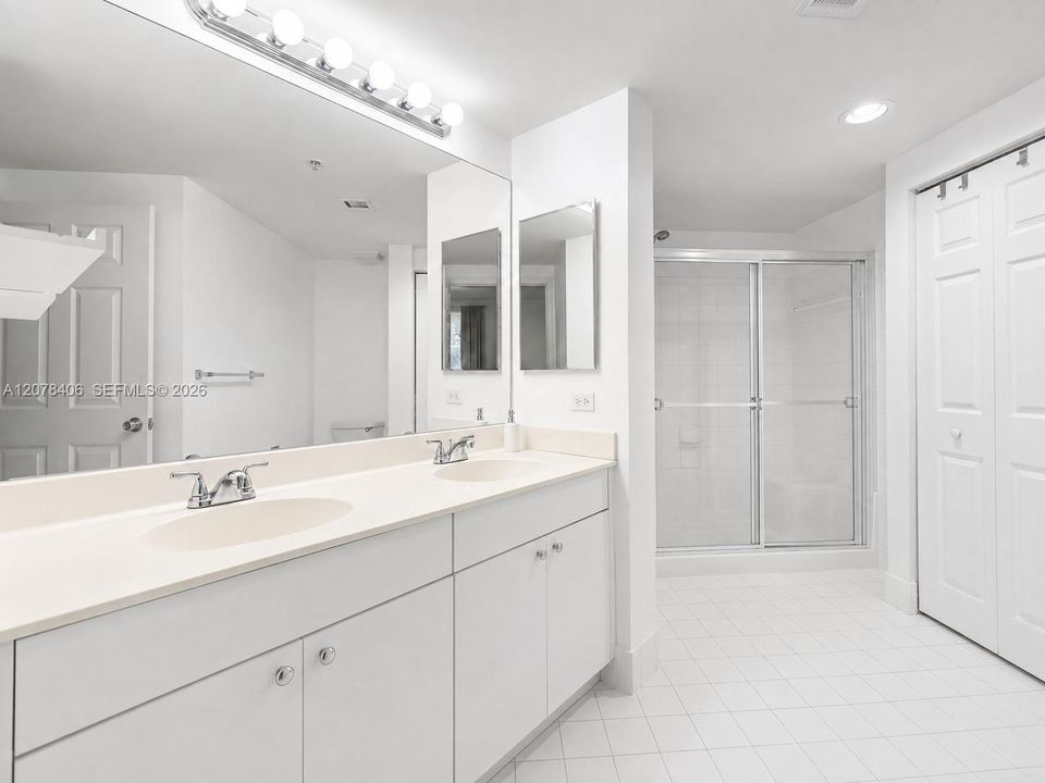 For Rent: $2,850 (2 beds, 2 baths, 1024 Square Feet)