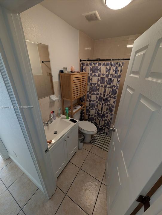 For Rent: $4,100 (4 beds, 2 baths, 1526 Square Feet)