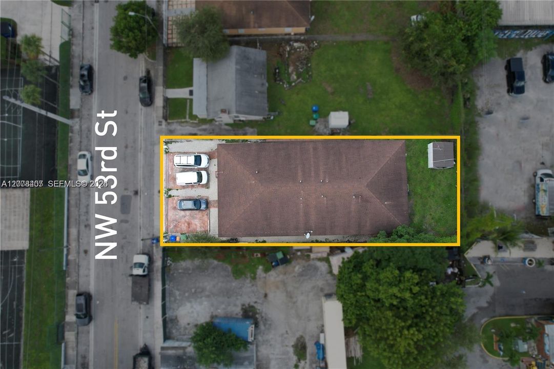 For Rent: $4,100 (4 beds, 2 baths, 1526 Square Feet)