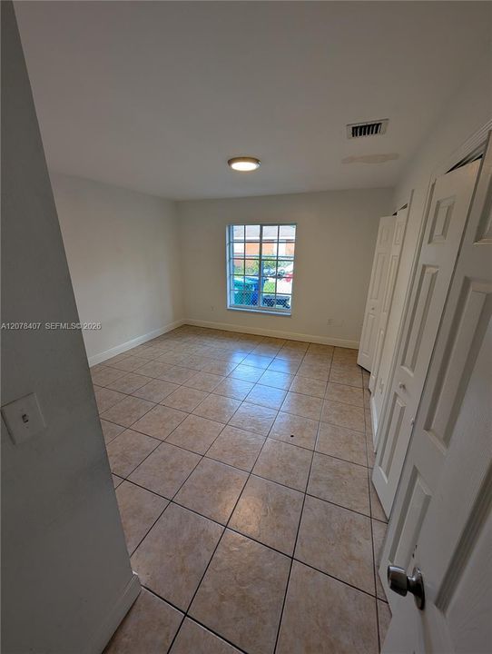 For Rent: $4,100 (4 beds, 2 baths, 1526 Square Feet)