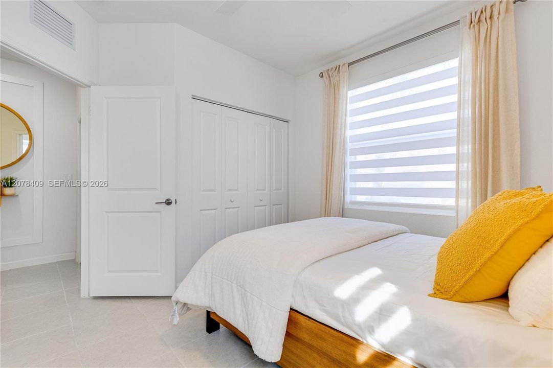 For Sale: $371,340 (3 beds, 3 baths, 1330 Square Feet)
