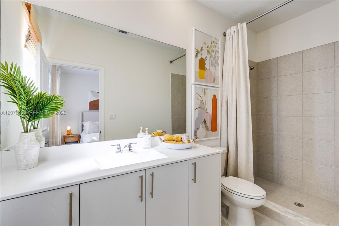 For Sale: $371,340 (3 beds, 3 baths, 1330 Square Feet)