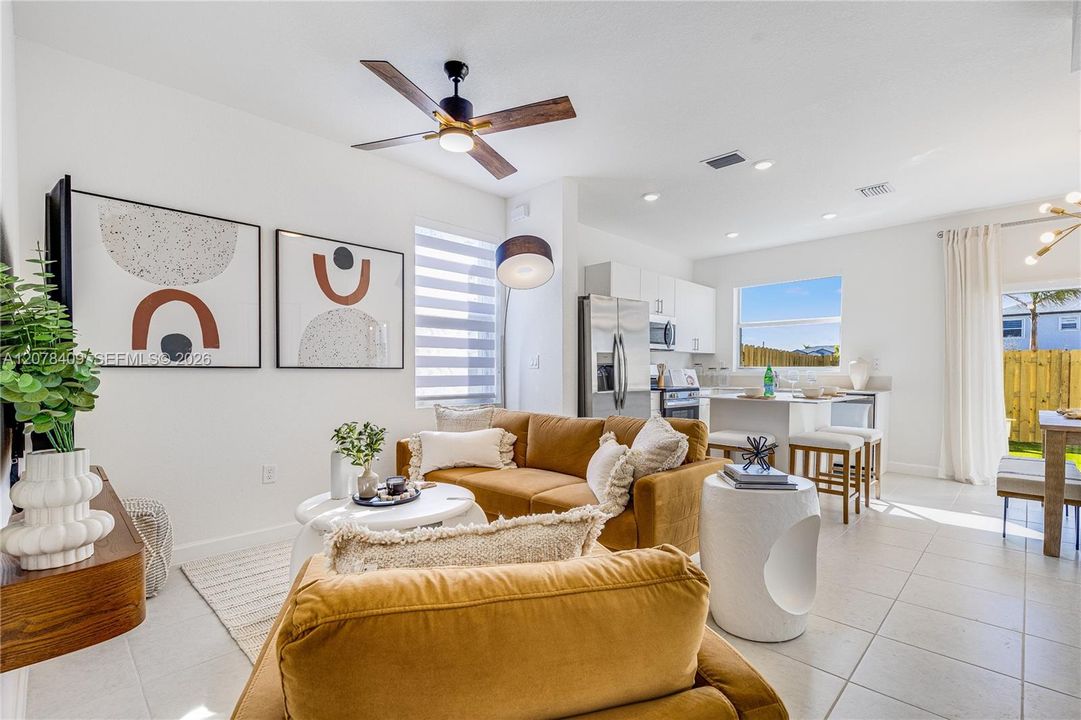 For Sale: $371,340 (3 beds, 3 baths, 1330 Square Feet)