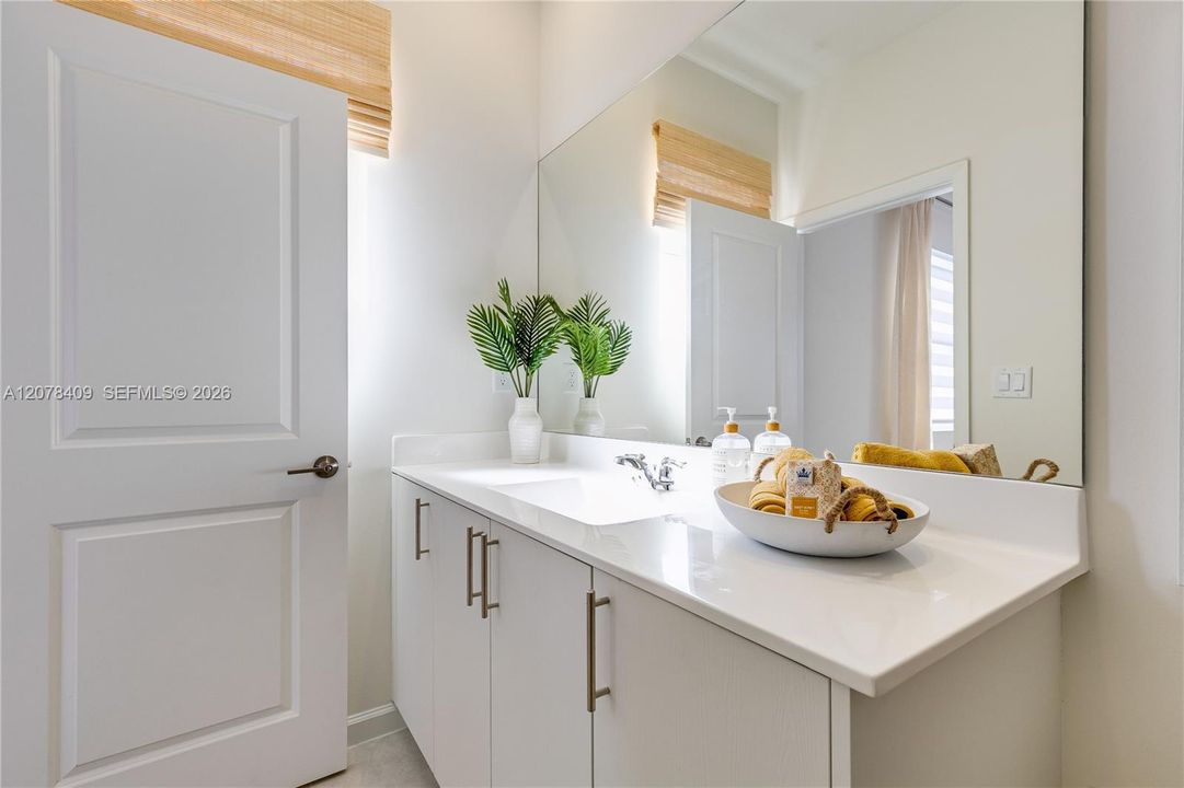 For Sale: $371,340 (3 beds, 3 baths, 1330 Square Feet)