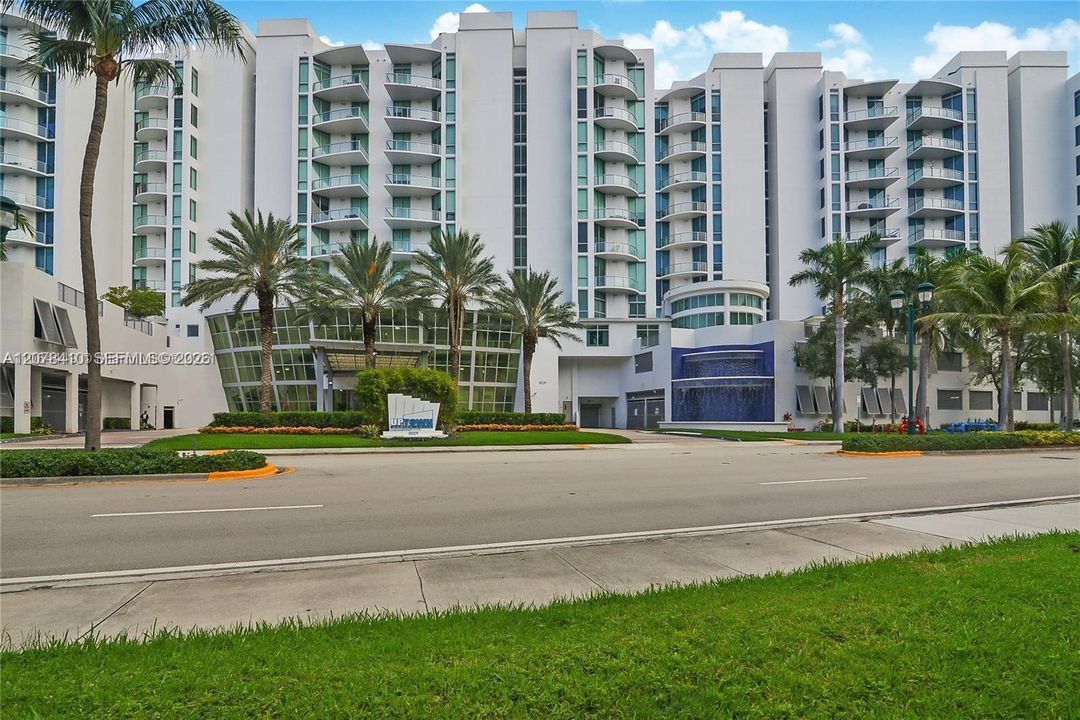 На продажу: $575,000 (2 спален, 2 ванн, 1362 Квадратных фут)
